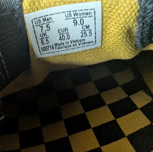 Hufflepuff Slip On Vans - Picture 4 of 4